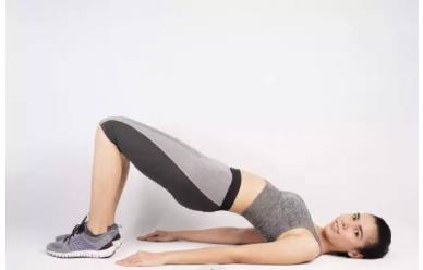 適合情侶一起鍛煉的翹臀運動分享-易網(wǎng)健康<a href=http://www.jsjjzhkt.cn/jkys/ target=_blank class=infotextkey>養(yǎng)生</a>網(wǎng) 適合情侶一起鍛煉的翹臀運動分享