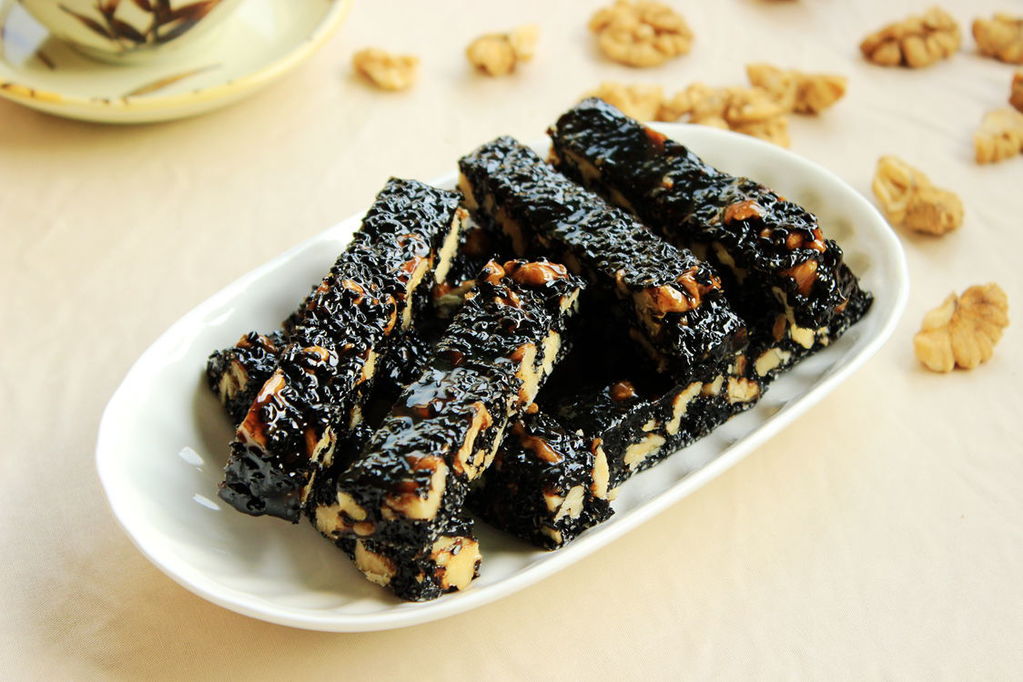 冰糖核桃仁的功效及其制作方法