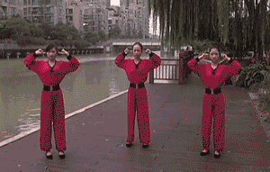 這一位置，拉的越大，腎就就越好，男人女人都合適