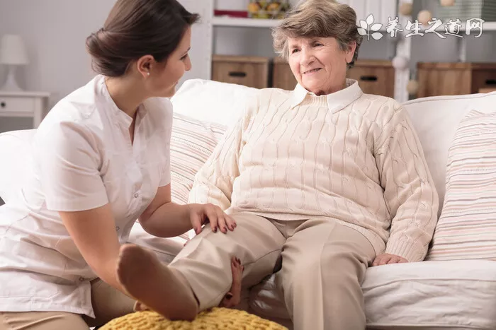 糖尿病水腫是怎么回事 三大妙招來幫你消糖尿病水腫