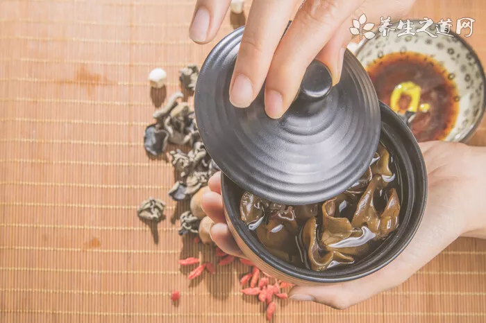 夏季養肝喝什么茶-易網健康<a href=http://www.jsjjzhkt.cn/jkys/ target=_blank class=infotextkey>養生</a>網 夏季養肝喝什么茶