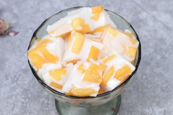 芒果和牛奶可以一起吃嗎 日常芒果甜品食譜-易網(wǎng)健康<a href=http://www.jsjjzhkt.cn/jkys/ target=_blank class=infotextkey>養(yǎng)生</a>網(wǎng) 芒果和牛奶可以一起吃嗎 日常芒果甜品食譜