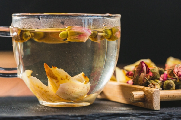 咳嗽可不可以吃小龍蝦 咳嗽適合喝什么茶-易網健康養生網 咳嗽可不可以吃小龍蝦 咳嗽適合喝什么茶