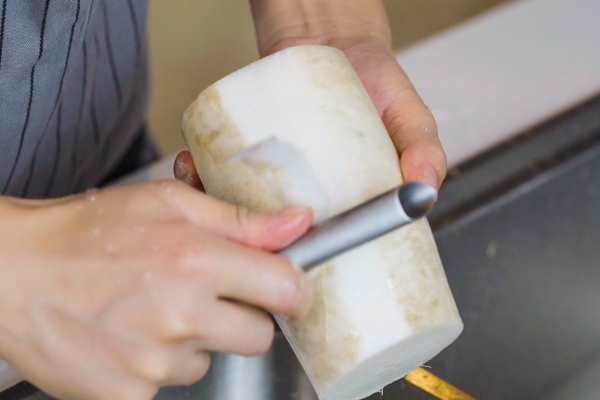 如何去除白蘿卜的寒性 體寒可以吃白蘿卜嗎-易網<a href=http://www.jsjjzhkt.cn/ target=_blank class=infotextkey>健康養生</a>網 如何去除白蘿卜的寒性 體寒可以吃白蘿卜嗎