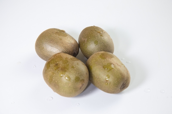 女人經(jīng)常吃獼猴桃好處 獼猴桃什么時間吃最好-易網(wǎng)健康<a href=http://www.jsjjzhkt.cn/jkys/ target=_blank class=infotextkey>養(yǎng)生</a>網(wǎng) 女人經(jīng)常吃獼猴桃好處 獼猴桃什么時間吃最好