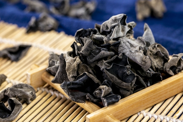 黑木耳泡多久有毒不能吃了 黑木耳怎么泡發好
