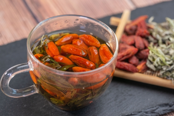 怎么判斷自己寒氣重還是濕氣重 怎樣去除身體里的濕氣和寒氣-易網<a href=http://www.jsjjzhkt.cn/ target=_blank class=infotextkey>健康養生</a>網 怎么判斷自己寒氣重還是濕氣重 怎樣去除身體里的濕氣和寒氣