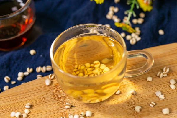 哺乳期可以喝蓮子心茶嗎 蓮子心茶什么人不能喝-易網健康<a href=http://www.jsjjzhkt.cn/jkys/ target=_blank class=infotextkey>養生</a>網 哺乳期可以喝蓮子心茶嗎 蓮子心茶什么人不能喝