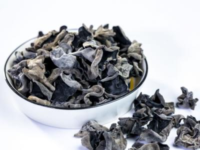黑木耳和什么食物相克 木耳的食用注意事項(xiàng)