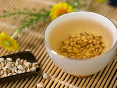 濕氣重的女人怎樣排濕氣 女人濕氣太重吃什么排濕最快