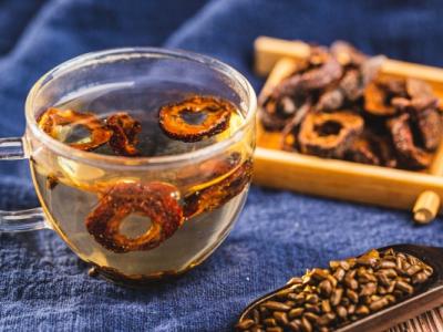 山楂片和什么泡水最適合 山楂和什么一起煮水喝健脾胃