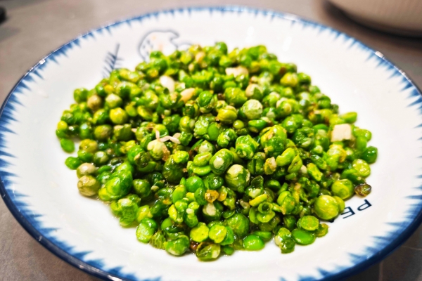 小孩咳嗽可以吃豌豆嗎-易網(wǎng)健康<a href=http://www.jsjjzhkt.cn/jkys/ target=_blank class=infotextkey>養(yǎng)生</a>網(wǎng) 小孩咳嗽可以吃豌豆嗎