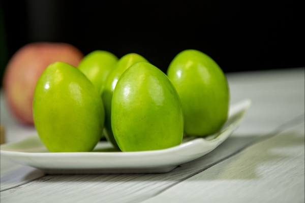 青棗的功效與作用、禁忌和食用方法-易網健康<a href=http://www.jsjjzhkt.cn/jkys/ target=_blank class=infotextkey>養生</a>網 青棗的功效與作用、禁忌和食用方法