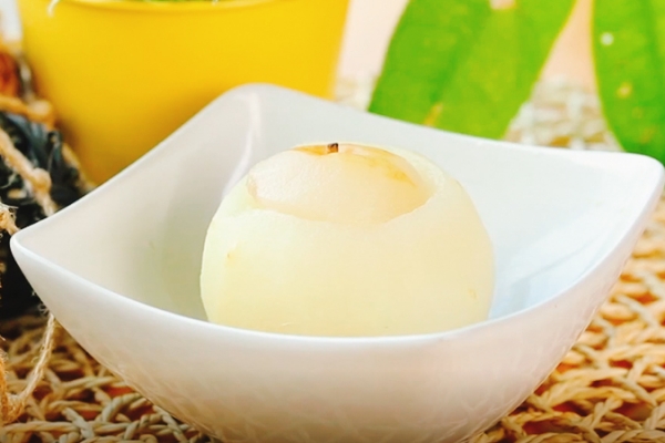 雪梨的功效與作用、禁忌和食用方法-易網健康<a href=http://www.jsjjzhkt.cn/jkys/ target=_blank class=infotextkey>養生</a>網 雪梨的功效與作用、禁忌和食用方法