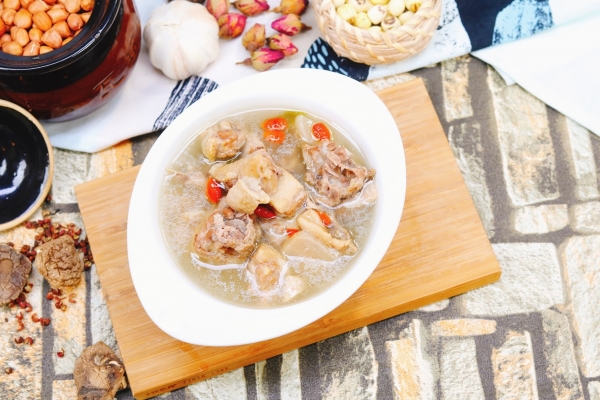 豬肉和羊肉能一起燉嗎-易網健康<a href=http://www.jsjjzhkt.cn/jkys/ target=_blank class=infotextkey>養生</a>網 豬肉和羊肉能一起燉嗎