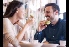 夫妻之間夜晚更能增強感情