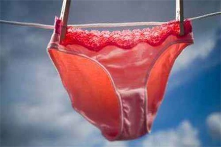 下面腥臭味是什么回事？女性私處有異味大多是這三點原因