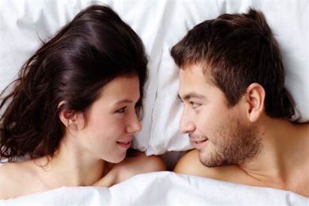 做愛姿勢用哪種比較好?第一次性生活需要知道的事情-易網(wǎng)健康<a href=http://www.jsjjzhkt.cn/jkys/ target=_blank class=infotextkey>養(yǎng)生</a>網(wǎng) 做愛姿勢用哪種比較好?第一次性生活需要知道的事情