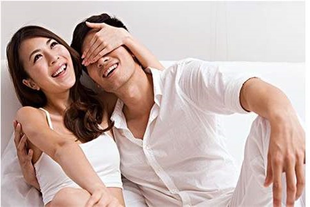 做愛姿勢用哪種比較好?第一次性生活需要知道的事情-易網(wǎng)健康養(yǎng)生網(wǎng) 做愛姿勢用哪種比較好?第一次性生活需要知道的事情