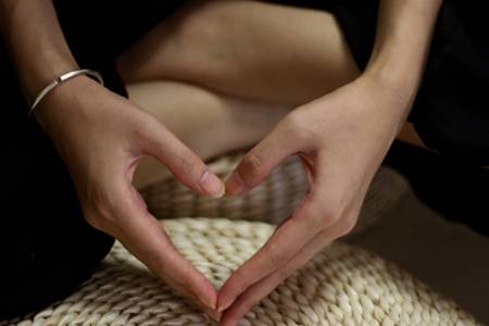 女性安慰自己的手法,女性自慰對身體有什么好處?-易網(wǎng)<a href=http://www.jsjjzhkt.cn/ target=_blank class=infotextkey>健康養(yǎng)生</a>網(wǎng) 女性安慰自己的手法,女性自慰對身體有什么好處?