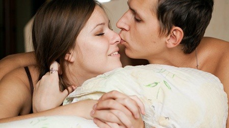 產(chǎn)后第一次<a href=http://www.jsjjzhkt.cn/tags-性生活.html target=_blank class=infotextkey>性生活</a>,別讓性急毀了健康-易網(wǎng)健康<a href=http://www.jsjjzhkt.cn/jkys/ target=_blank class=infotextkey>養(yǎng)生</a>網(wǎng) 產(chǎn)后第一次性生活,別讓性急毀了健康