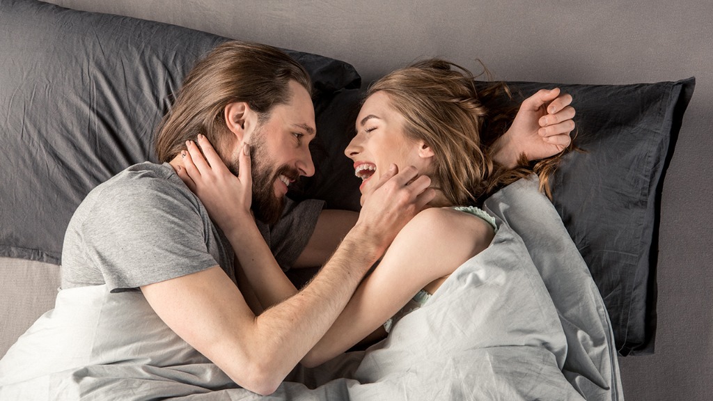 夫妻性福生活有秘密武器 性技巧應有七十二變化-易網健康<a href=http://www.jsjjzhkt.cn/jkys/ target=_blank class=infotextkey>養生</a>網 夫妻性福生活有秘密武器 性技巧應有七十二變化