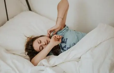 女生自己怎么安慰自己動手 自我安撫小技巧-易網健康<a href=http://www.jsjjzhkt.cn/jkys/ target=_blank class=infotextkey>養生</a>網 女生自己怎么安慰自己動手 自我安撫小技巧