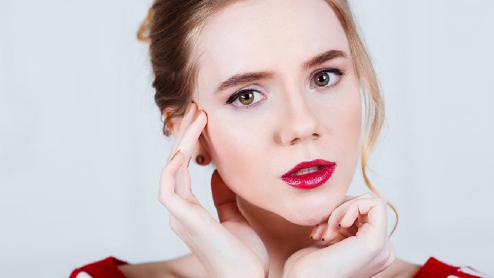 如何給陰蒂充分的刺激?一起摩擦恥骨部位-易網<a href=http://www.jsjjzhkt.cn/ target=_blank class=infotextkey>健康養生</a>網 如何給陰蒂充分的刺激?一起摩擦恥骨部位