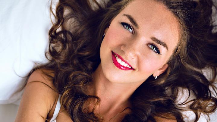 滿足女人應該怎么做 5個性愛原則能讓她十分滿意-易網<a href=http://www.jsjjzhkt.cn/ target=_blank class=infotextkey>健康養生</a>網 滿足女人應該怎么做 5個性愛原則能讓她十分滿意