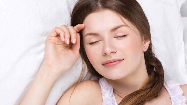 經常微笑有什么好處 愛笑的女孩獲得14個益處