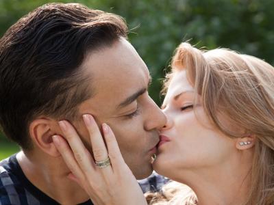 做愛時女人不妨再放蕩一點 主動的女人最招人喜愛