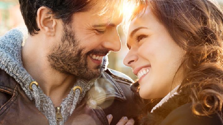 怎么體驗性愛的美妙 <a href=http://www.jsjjzhkt.cn/tags-性生活.html target=_blank class=infotextkey>性生活</a>按摩技巧讓快感翻倍-易網健康<a href=http://www.jsjjzhkt.cn/jkys/ target=_blank class=infotextkey>養生</a>網 怎么體驗性愛的美妙 性生活按摩技巧讓快感翻倍