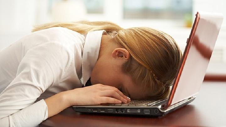 導致落枕的原因有哪些 白領應該如何預防頸椎病-易網健康<a href=http://www.jsjjzhkt.cn/jkys/ target=_blank class=infotextkey>養生</a>網 導致落枕的原因有哪些 白領應該如何預防頸椎病