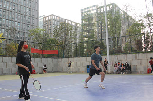 紅杏林春季運(yùn)動(dòng)會(huì):中醫(yī)風(fēng)骨,極致為先-易網(wǎng)<a href=http://www.jsjjzhkt.cn/ target=_blank class=infotextkey>健康養(yǎng)生</a>網(wǎng) 紅杏林春季運(yùn)動(dòng)會(huì):中醫(yī)風(fēng)骨,極致為先