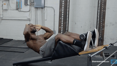 15歲健身至今的肌肉巨人，2米身高把肌肉男襯托格外嬌小