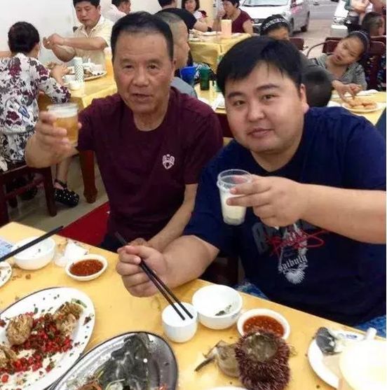 靠跑步減肥的212斤胖子怎么樣了？不僅瘦了88斤還完美蛻變成男神