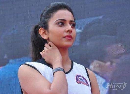 從大二堅持健身至今，這位28歲選美小姐身材好到沒話說