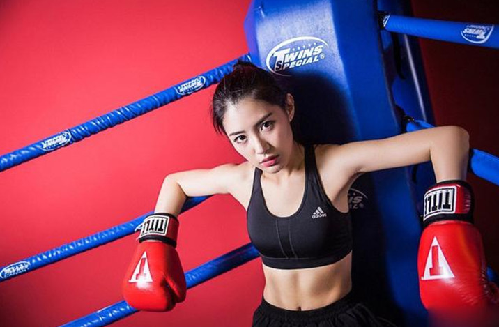 SNH48戴萌健身房曬腹肌，軟萌女神到霸氣總攻的蛻變之路