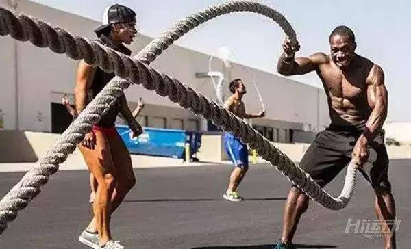 膝蓋痛還想做有氧運動？戰(zhàn)繩訓練可以幫你