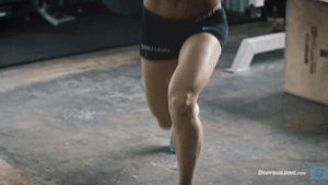 因過于干瘦被吐槽像骷髏家，健身3年后擁有一雙粗腿被稱女神