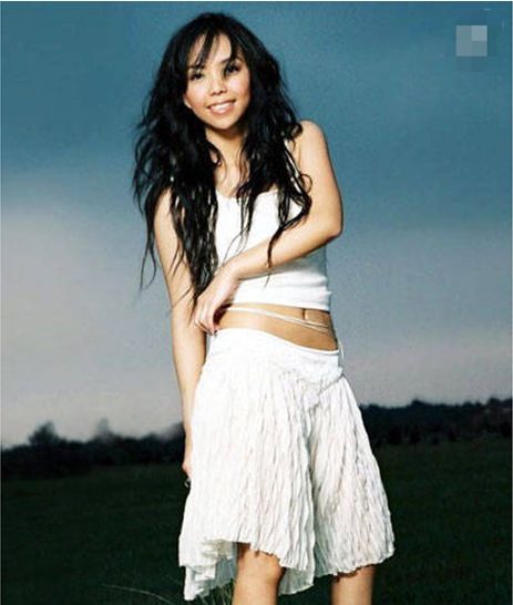 46歲張惠妹到底經歷了什么，暴瘦后她的腿堪比鄭爽“漫畫腿”