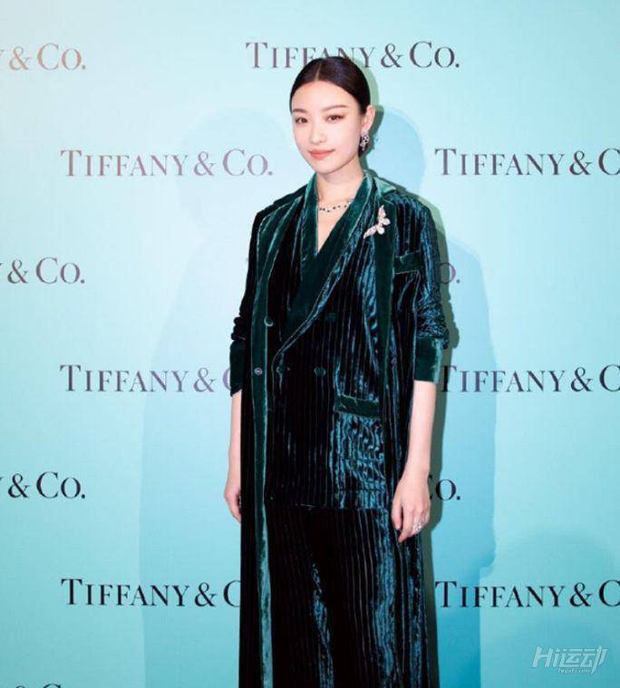 被稱為“街拍模板”的倪妮被粉絲吐槽壯實？這真的是“鐵桿粉”？