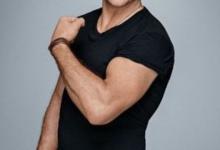 因肌肉太大被嫌棄的男星,網友稱他是好萊塢最忙的男星,沒有之一