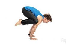 每天一式學(xué)瑜伽：烏鴉式！加強腹部肌群力量