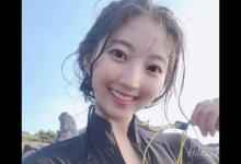 有著不輸卡戴珊的性感身材，卻有著精致小巧的臉