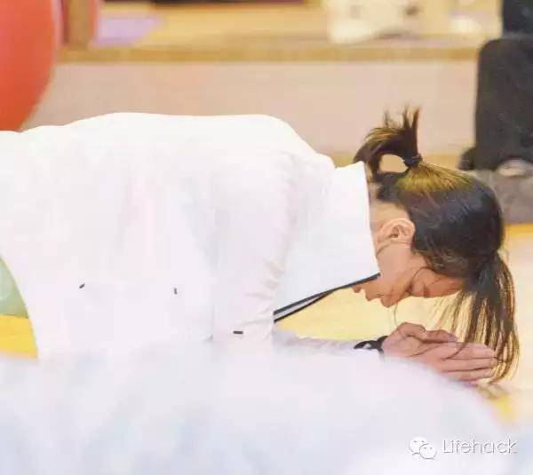 王珞丹曬性感腹肌照 最美馬甲線 王珞丹曬性感腹肌照 最美馬甲線