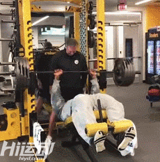 橄欖球運動為什么會經常腦震蕩？看完球員訓練！這跟撞車沒區別