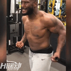 橄欖球運動為什么會經常腦震蕩？看完球員訓練！這跟撞車沒區別