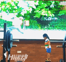 年僅4歲的“小姑涼”一身肌肉，競對(duì)父親下如此狠手！