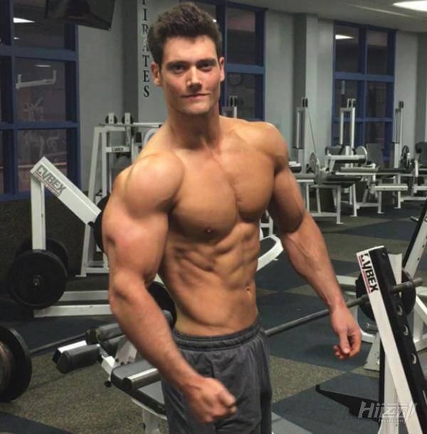 男人好身材對妹子的吸引力有多大？健身小哥街頭實驗